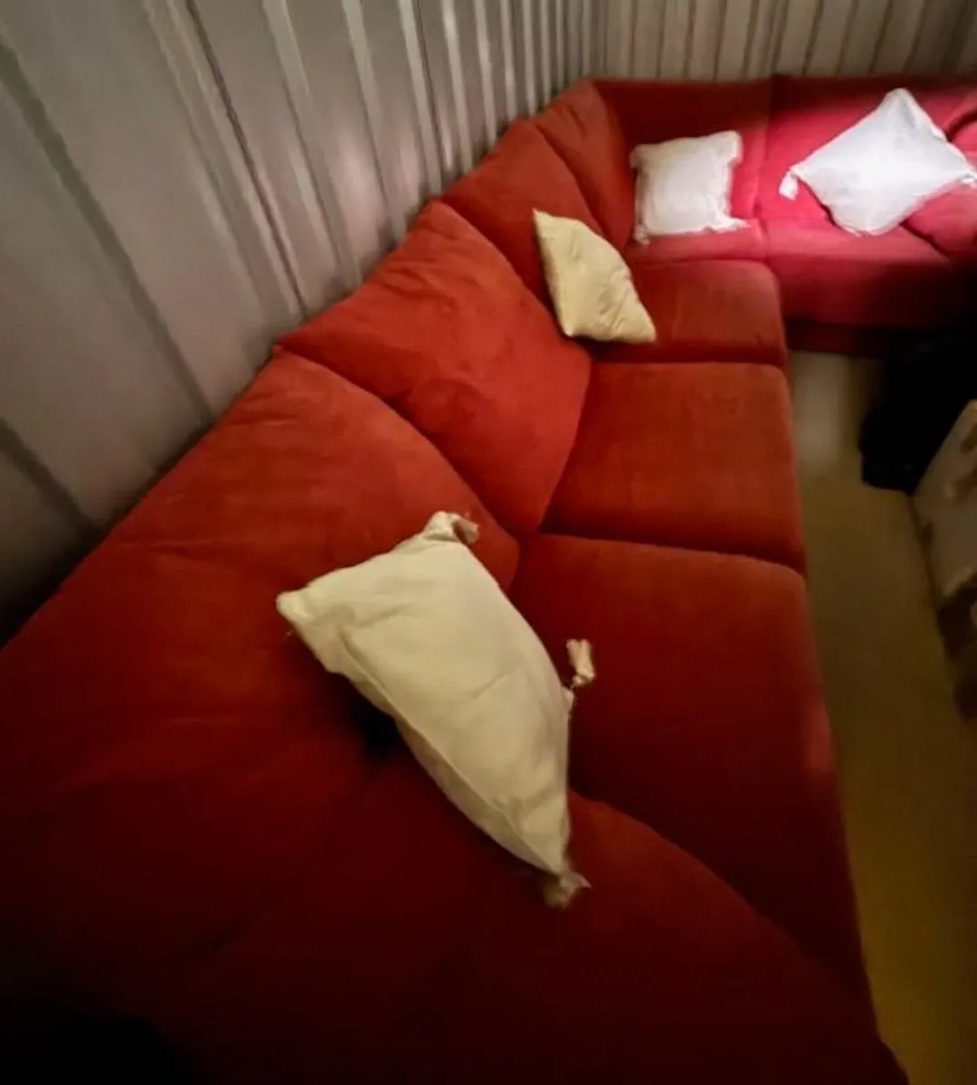 Stylish versatile red Sectional couch - Image 4