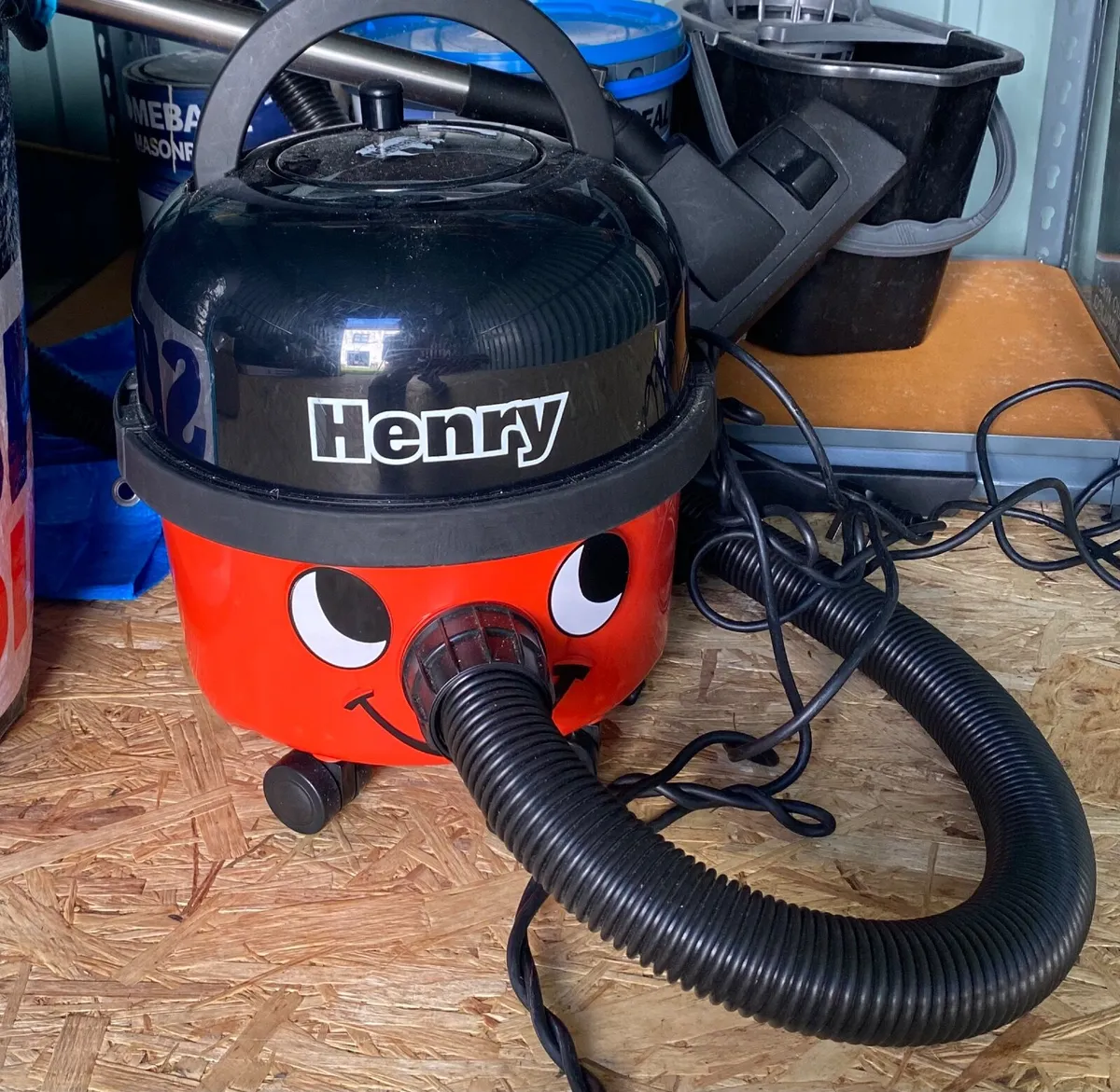 Henry 7.5 kg vacuum cleaner - Image 1
