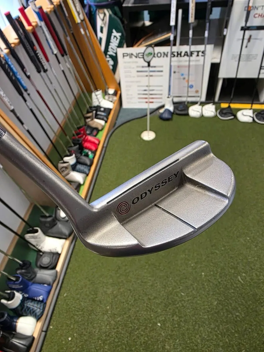 Odyssey White Hot 9 Putter - Image 3