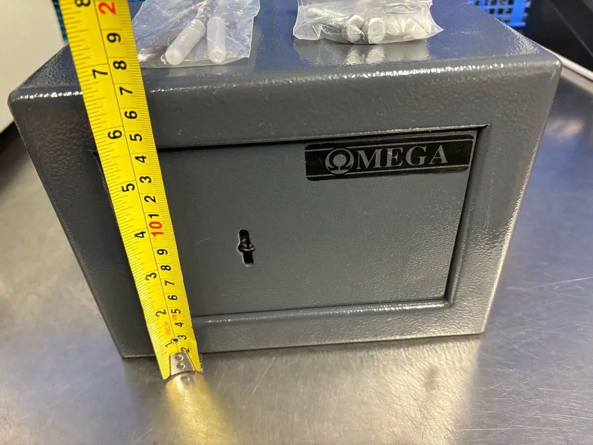 Safe for valuables or handgun - Image 3