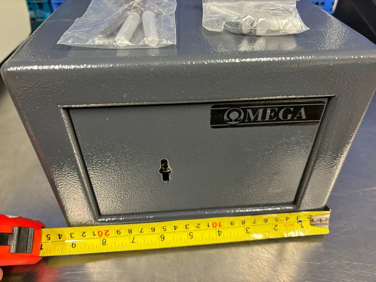Safe for valuables or handgun - Image 2