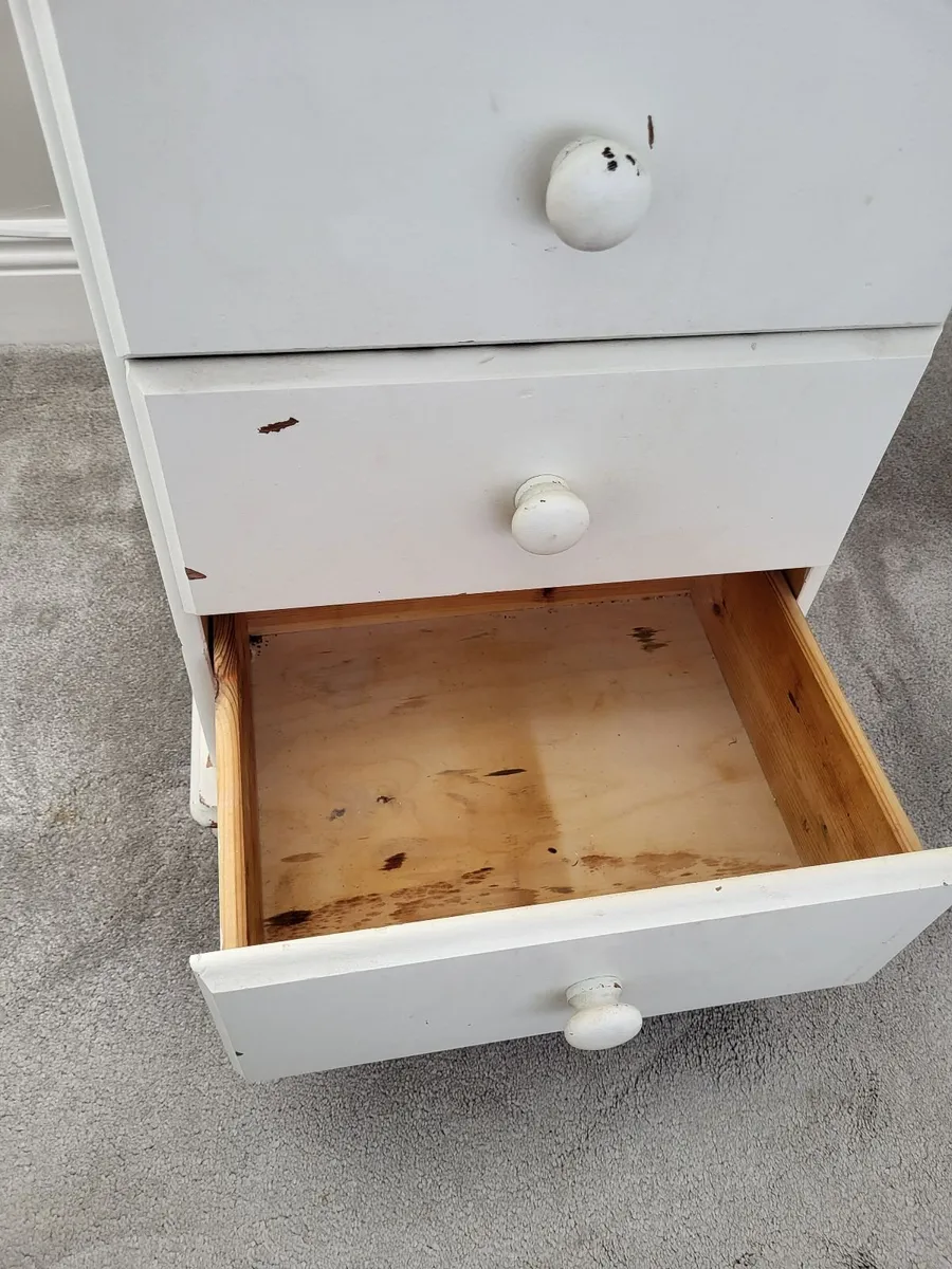 FREE TO TAKE AWAY Vanity Table/Dresser Table - Image 2