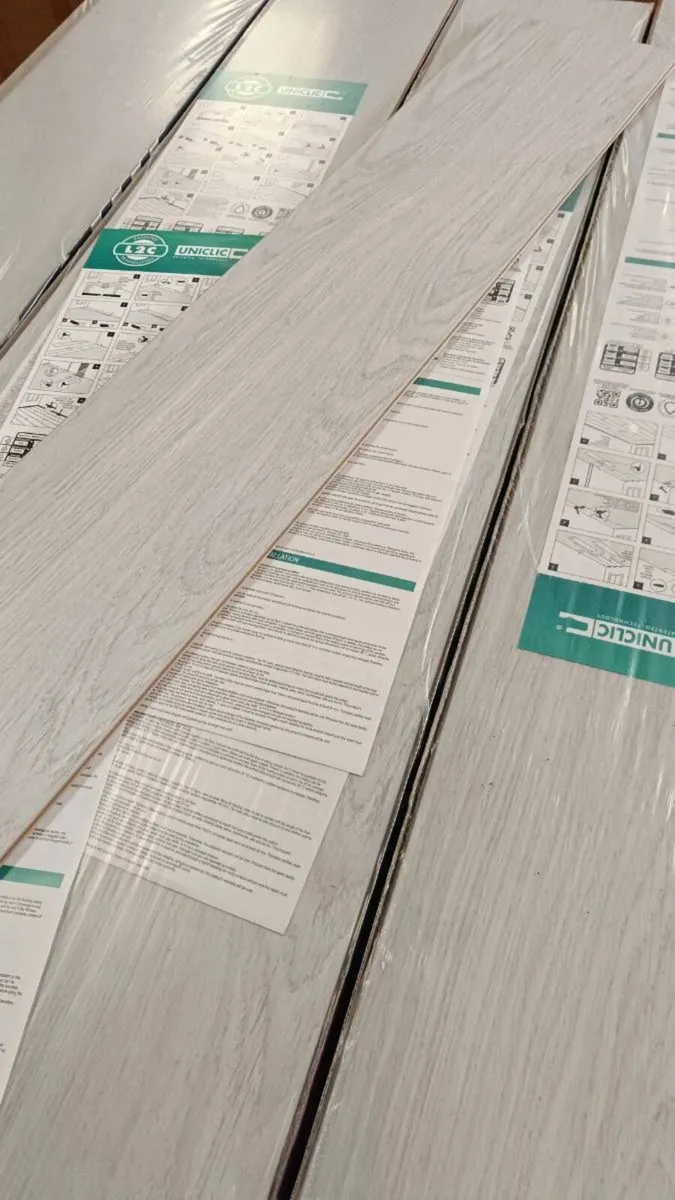 *NEW* 8MM LAMINATE FLOORING ☄️ - Image 2