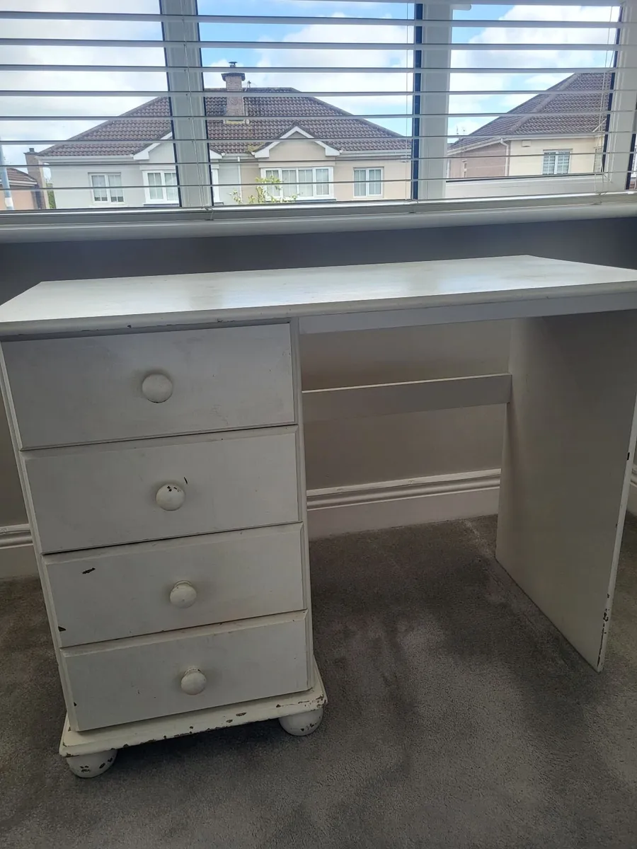 FREE TO TAKE AWAY Vanity Table/Dresser Table - Image 1