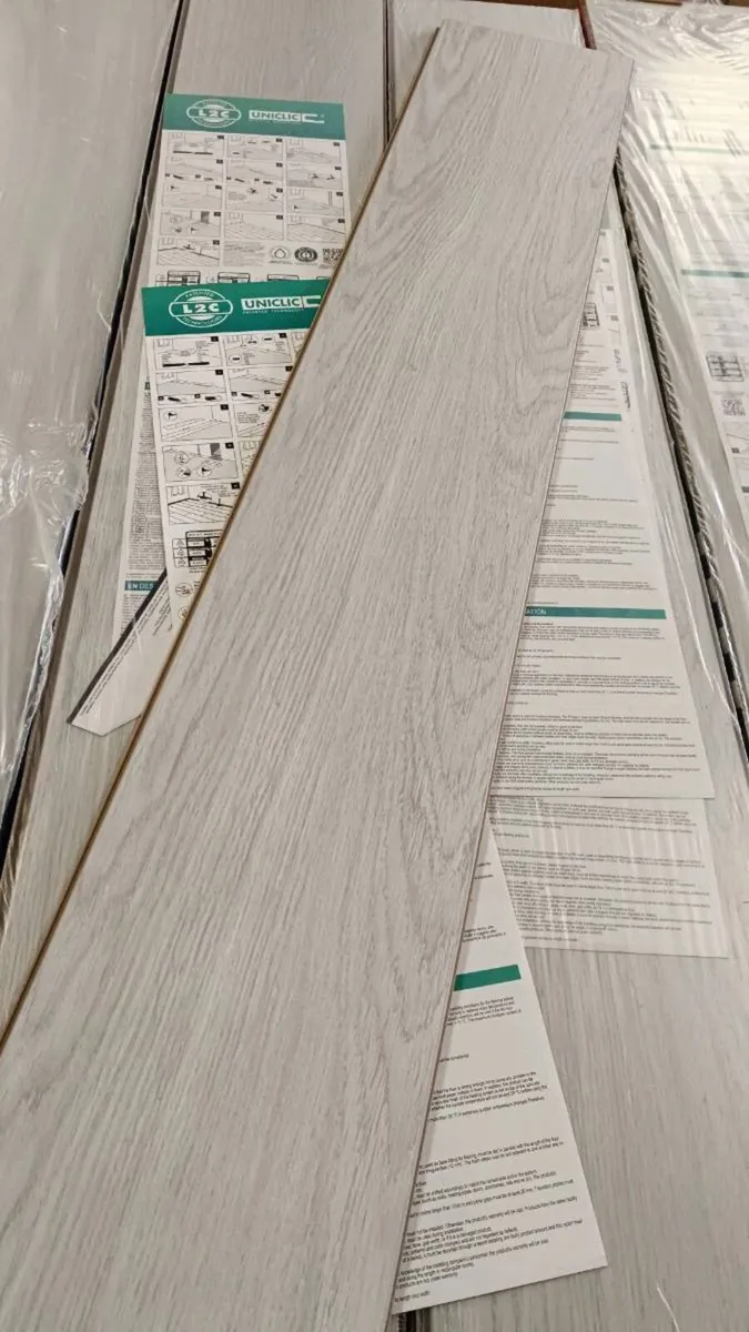 *NEW* 8MM LAMINATE FLOORING ☄️ - Image 2