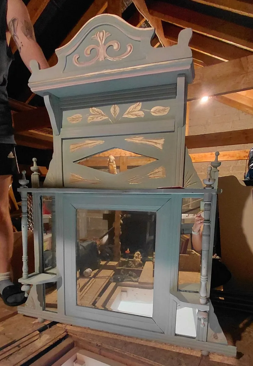 Over mantle - Image 1