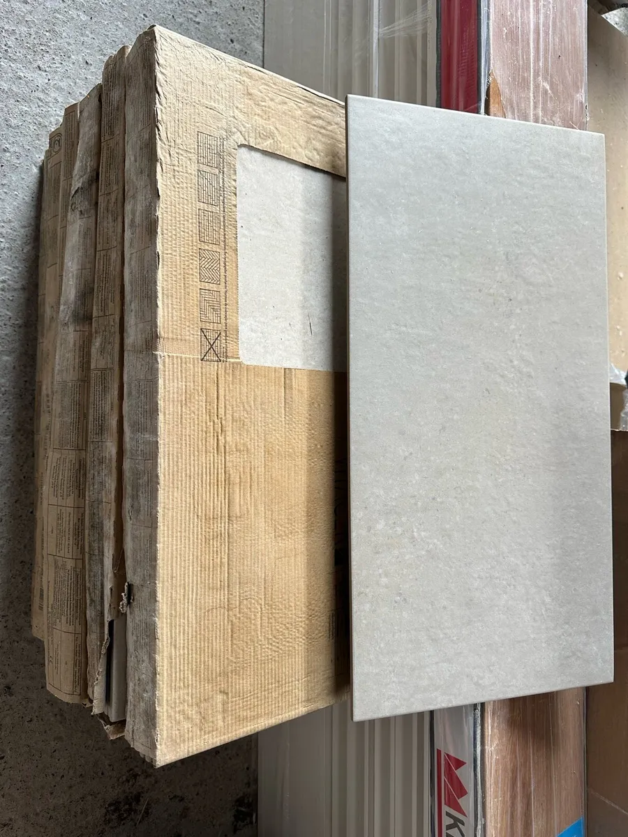 Floor tiles - Image 1