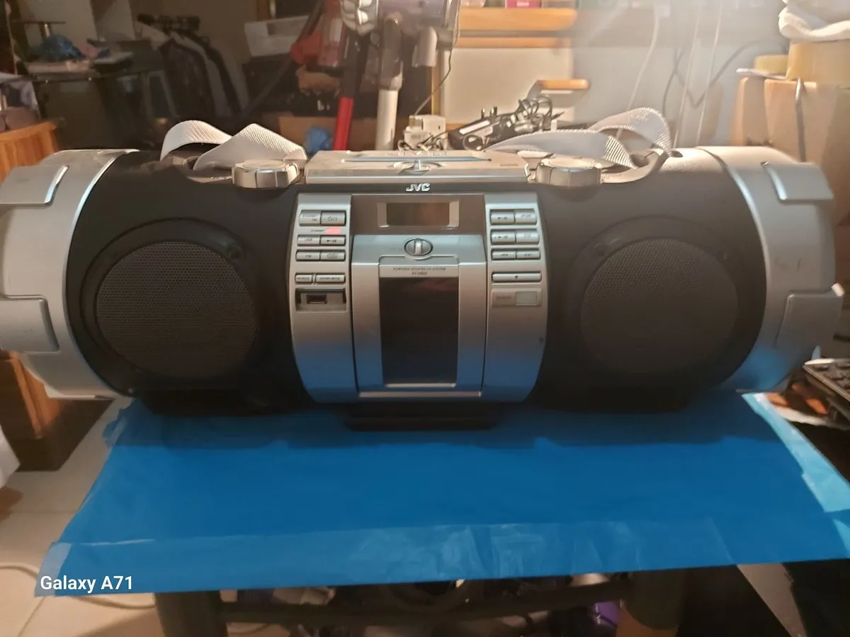 JVC Stereo System with IPOD & Radio, Model RV-NB50 - Image 2