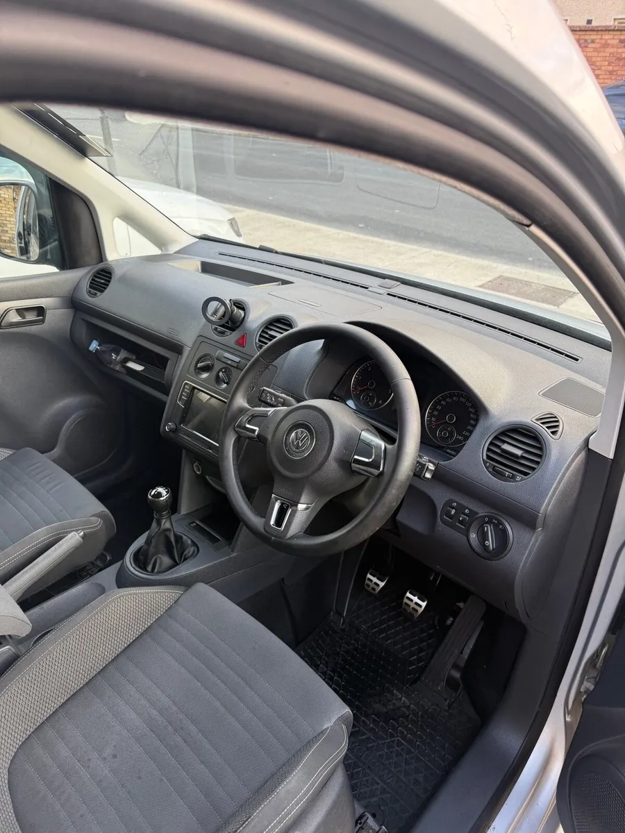 2015 Volkswagen Caddy - Image 3