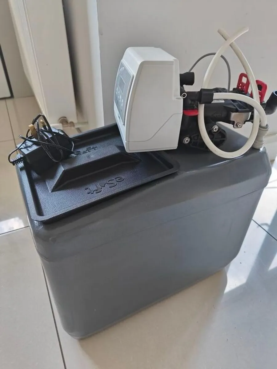 EWT Gold Series 606 water softener for Sale - Image 2