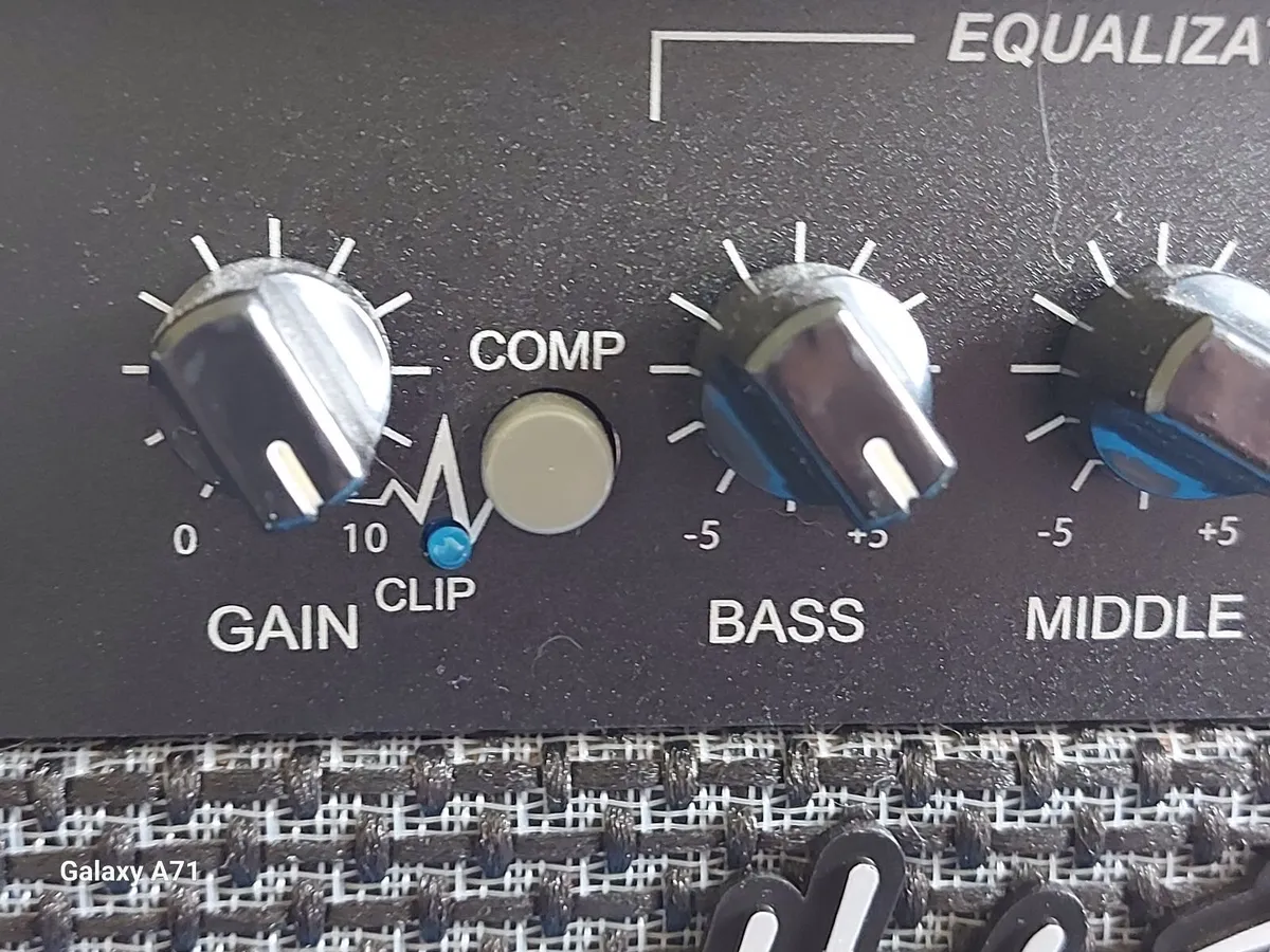 Harley Benton HB-20B Bass Amplifier, in excellent - Image 4