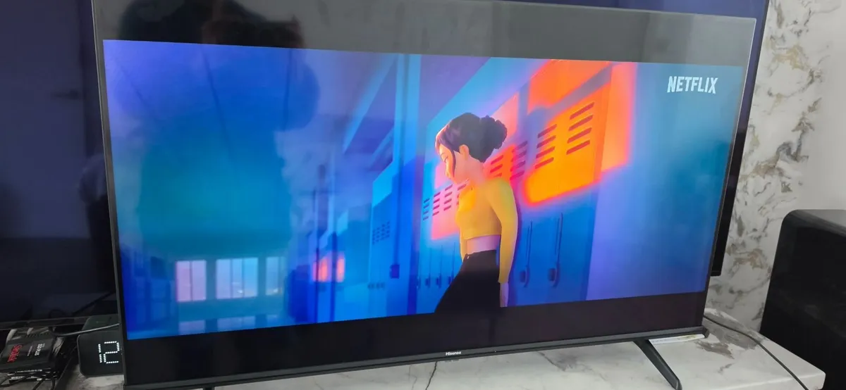 Hisense 43 inch 4K QLED TV - Image 3