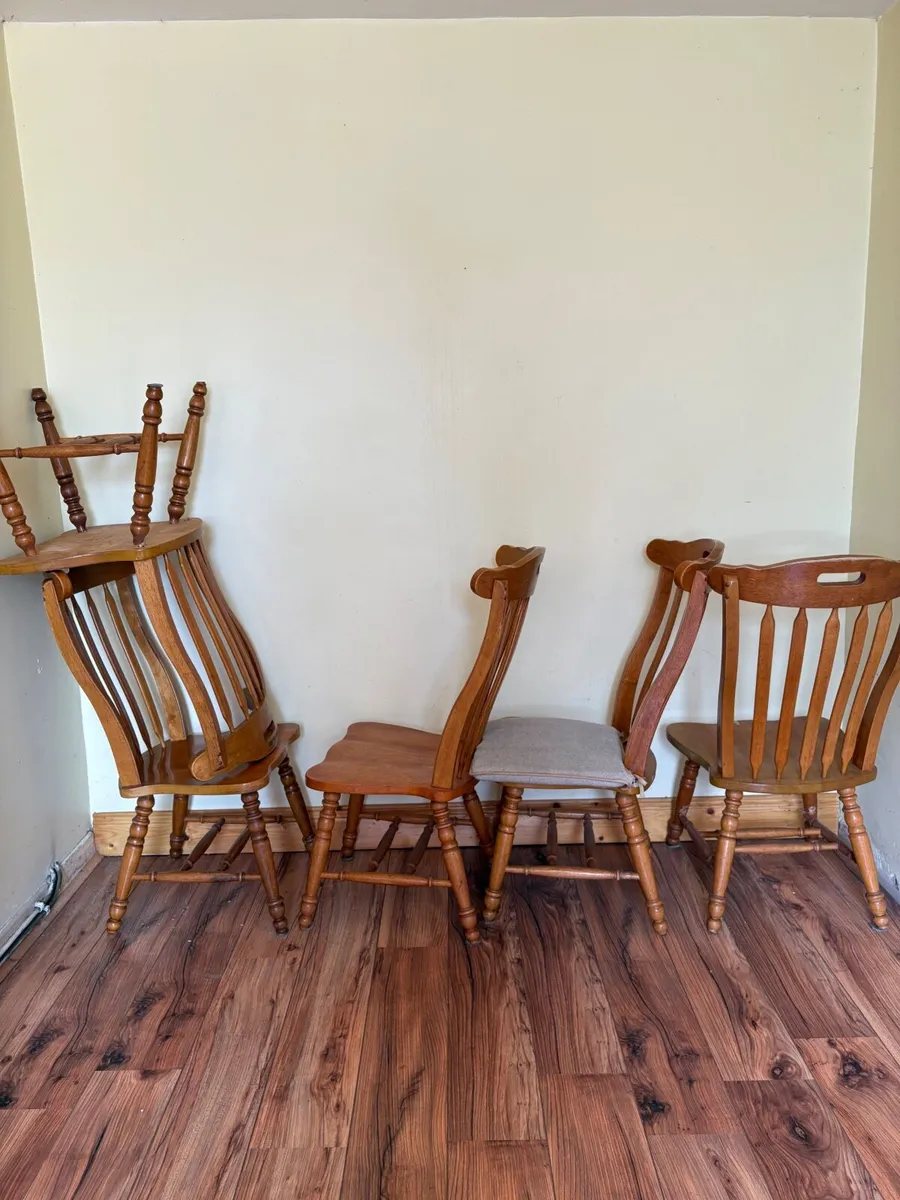 Table and 5 chairs - Image 2