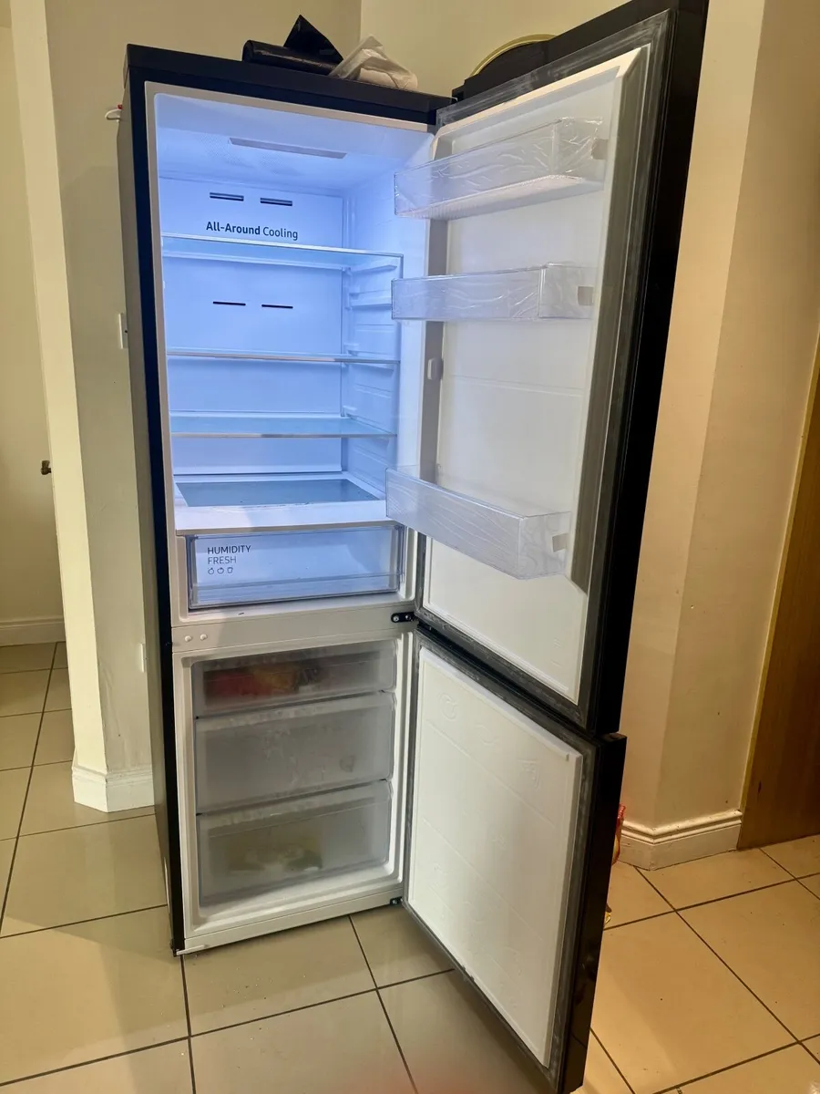 Samsung Refrigerator 344L 6 Months Old (Immediate) - Image 4