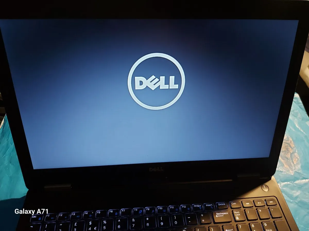 Dell Latitude E5570, 8GB Ram, 500GB SSD, Wins 10 P - Image 2