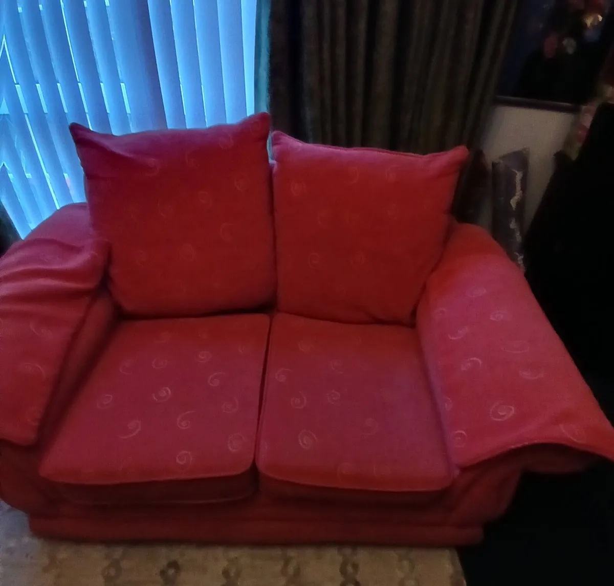 2seater suite with armchair in perfect condition - Image 3