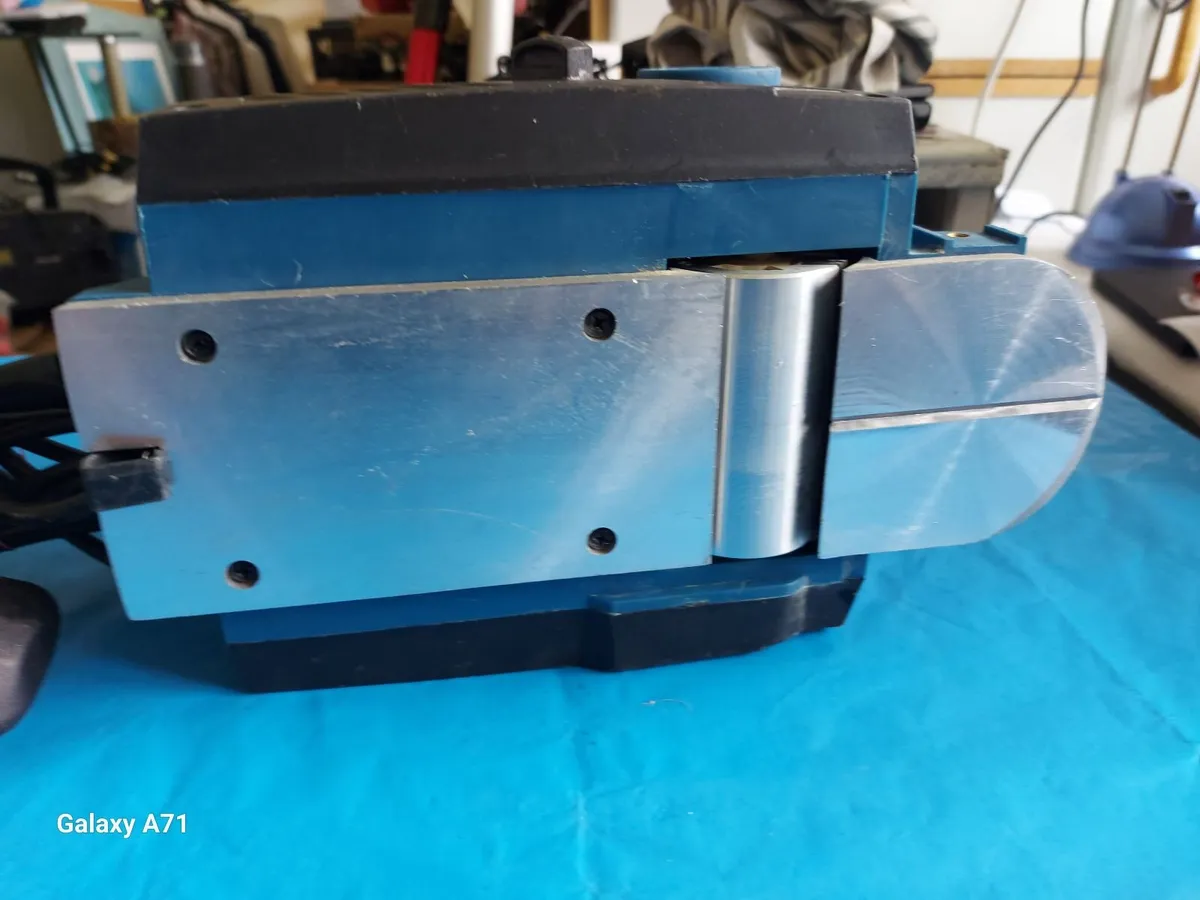 WorkZone 900W Electric Planer, in excellent condit - Image 3