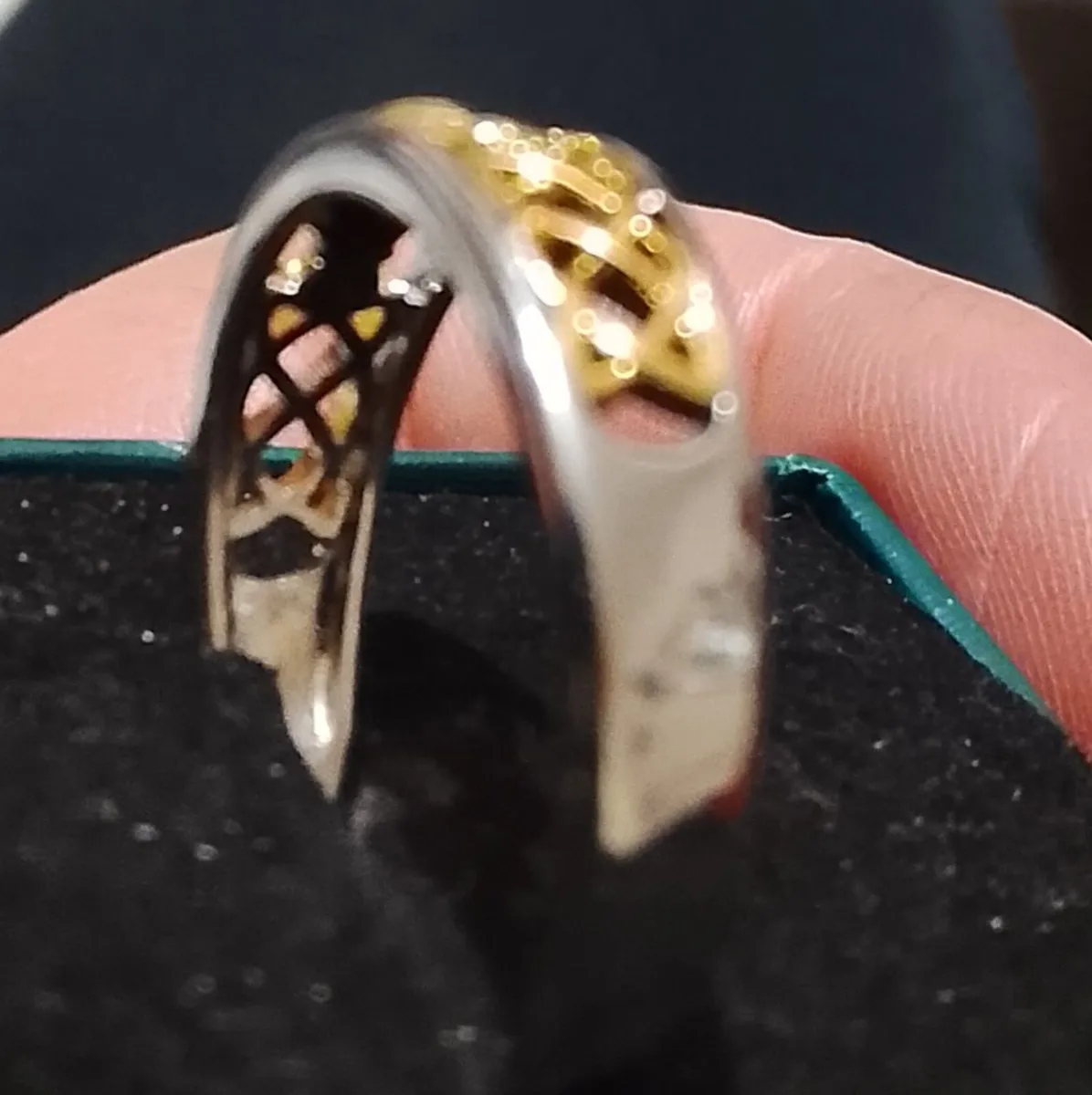 Silver/Gold Celtic Cladagh ring - Image 2