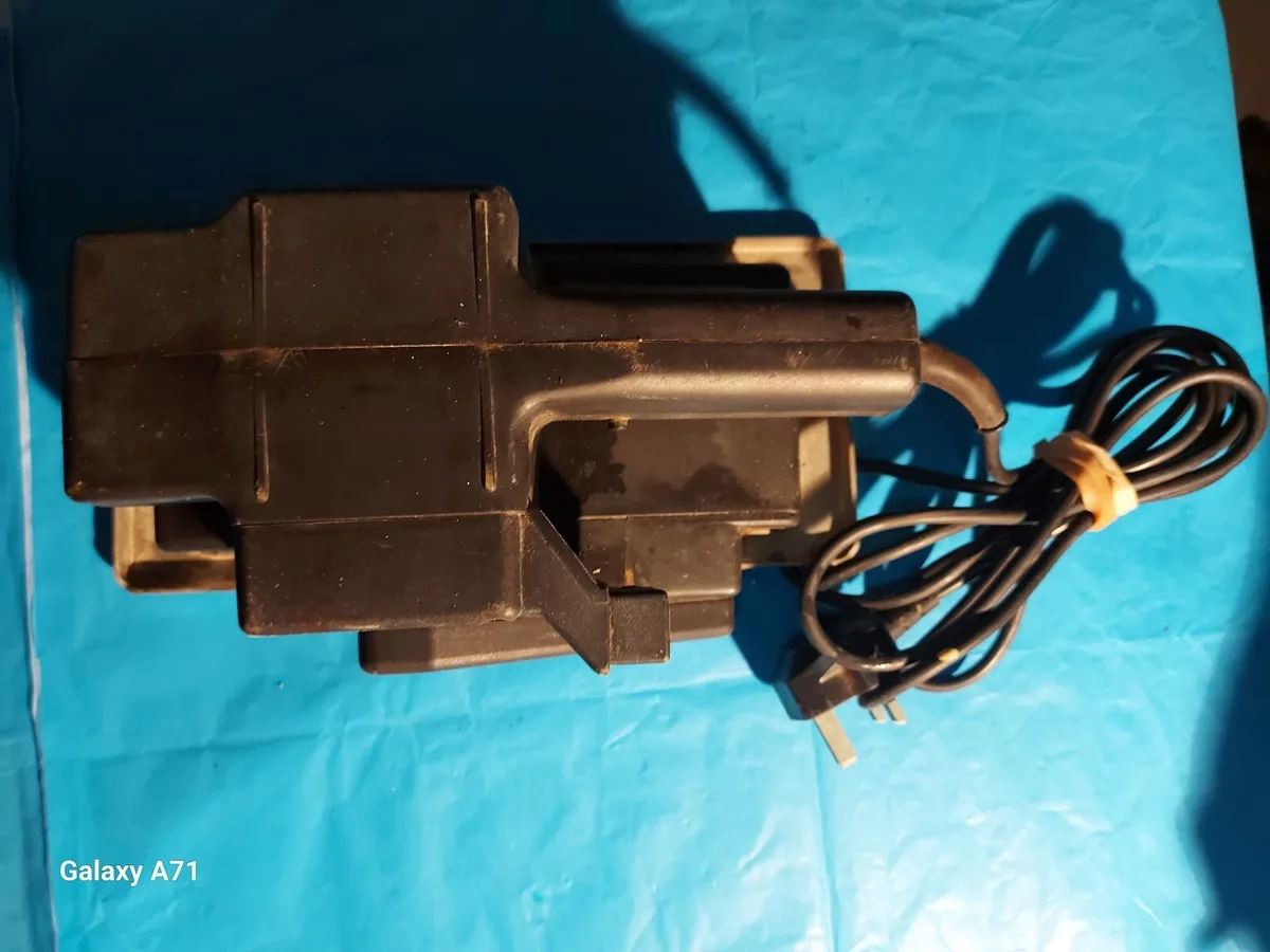 SKIL 600W Sander, 76 X 457mm, ABC Automatic Belt C - Image 3