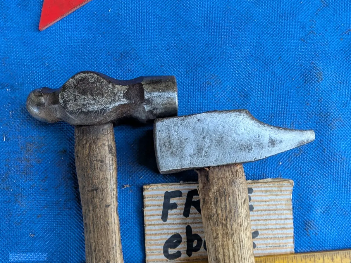 Pair of 1.1/2lb Forge Hammers - Image 4