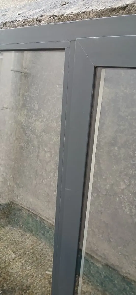 Large Aluminium Window (designer) - Image 3