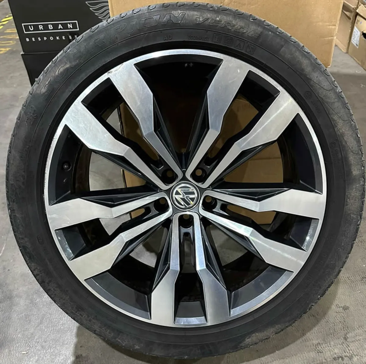 21" Genuine VW TOUAREG SUZUKA Alloys & PIRELLIS - Image 2