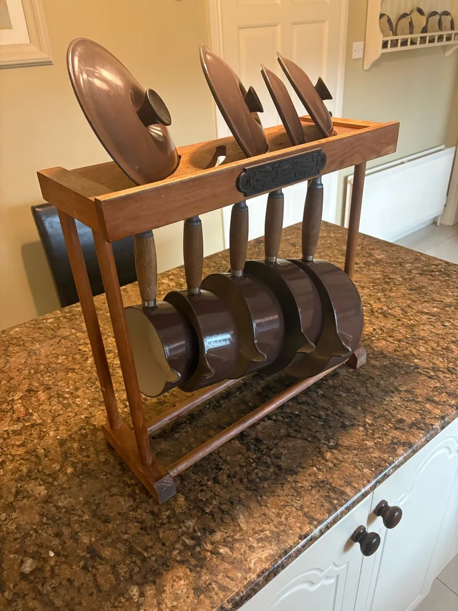 Le Creuset Vintage Saucepan Set + Wooden Rack - Image 2