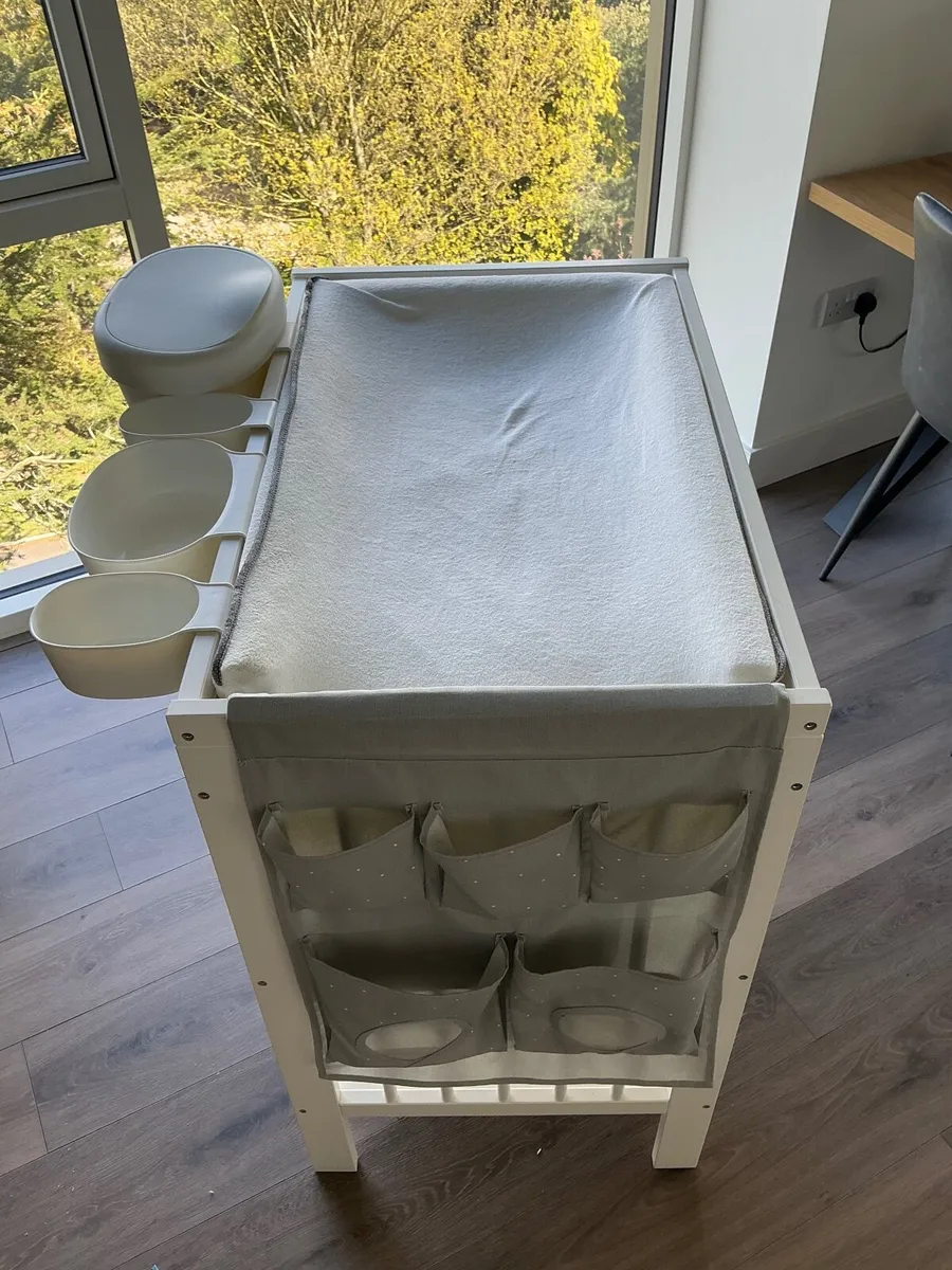 Baby changing unit - Image 2