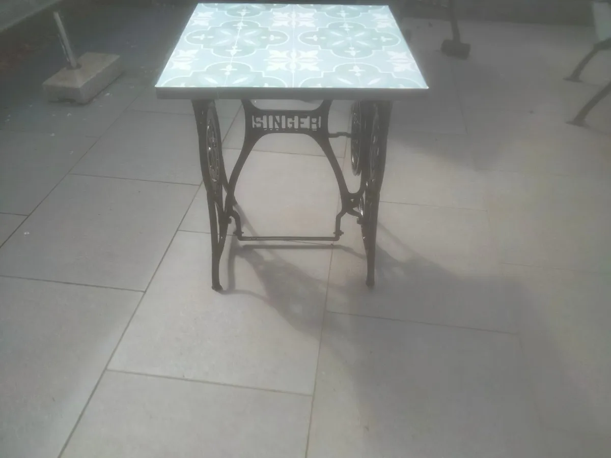 Singer Table Outdoor Indoor Patio - Image 4