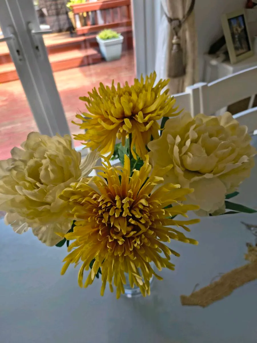 Artificial Flowers - Image 1