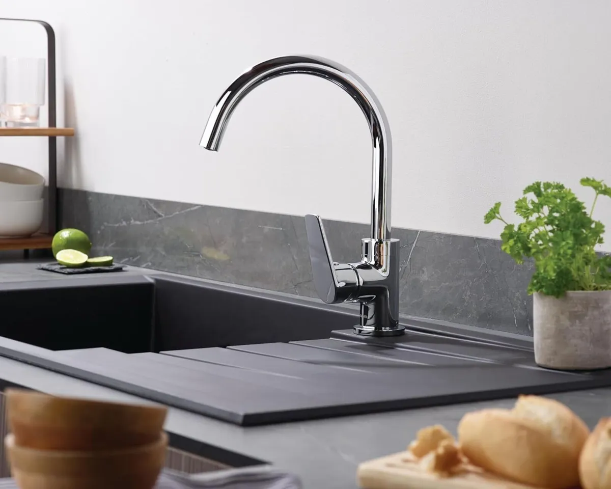 Raspberry Kitchen Tap - swivel spout single lever - Image 2