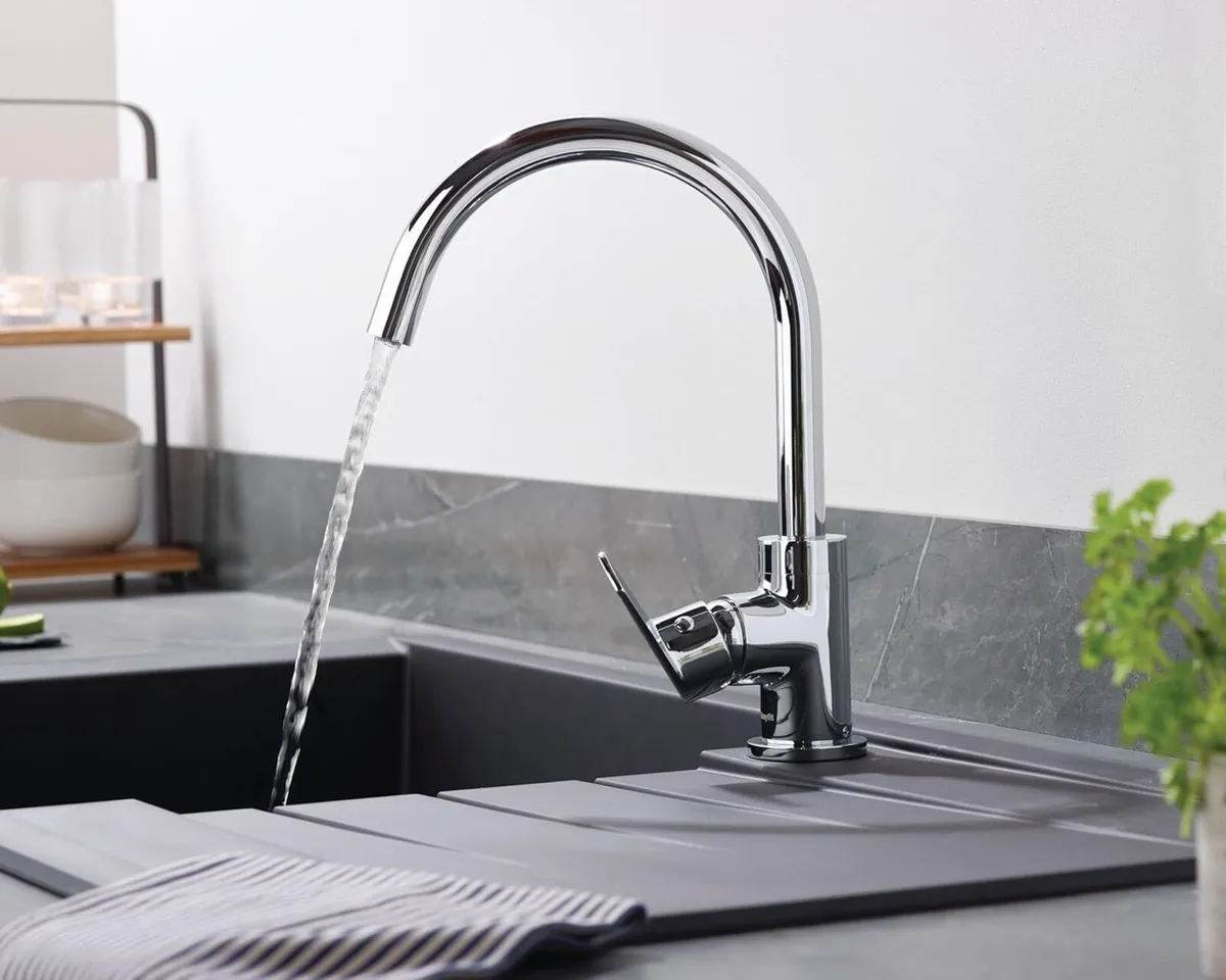 Raspberry Kitchen Tap - swivel spout single lever - Image 3