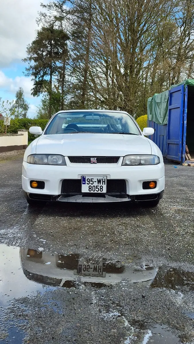 Nissan Skyline 1995 - Image 1