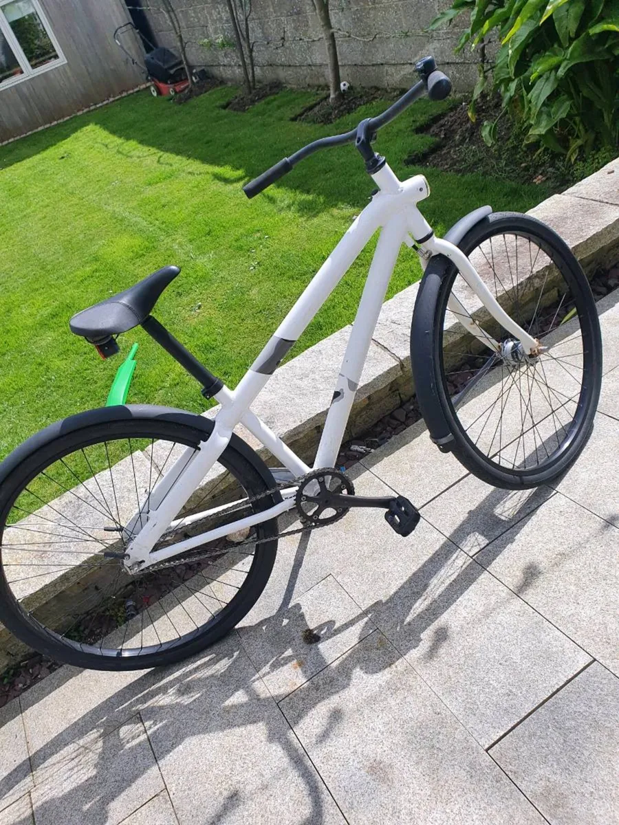 Cruiser bicycle - Image 1