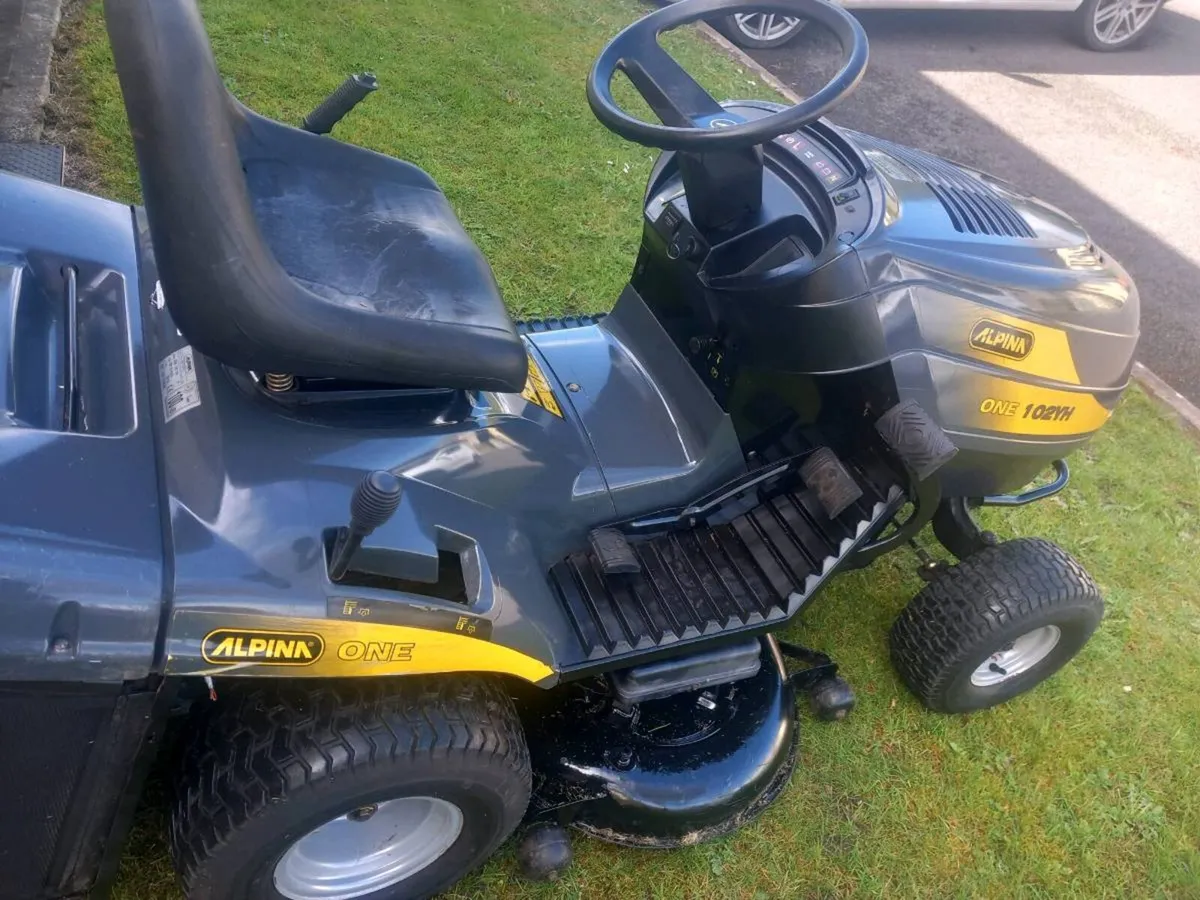 Ride on lawnmower - Image 4