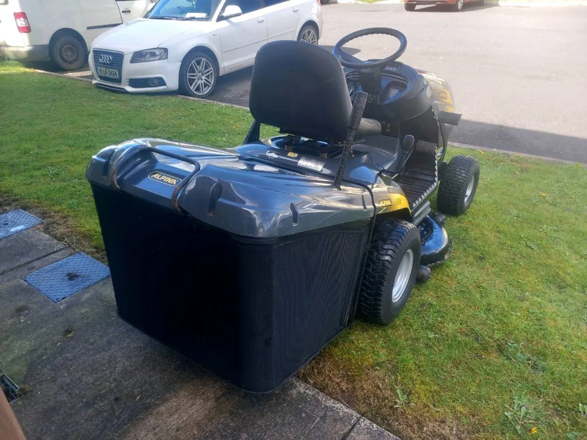 Ride on lawnmower - Image 3