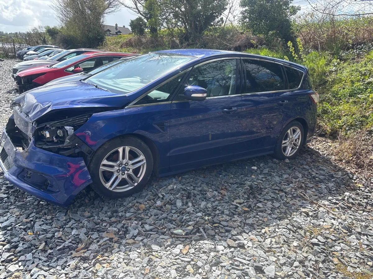 2016 ford s max for breaking - Image 1
