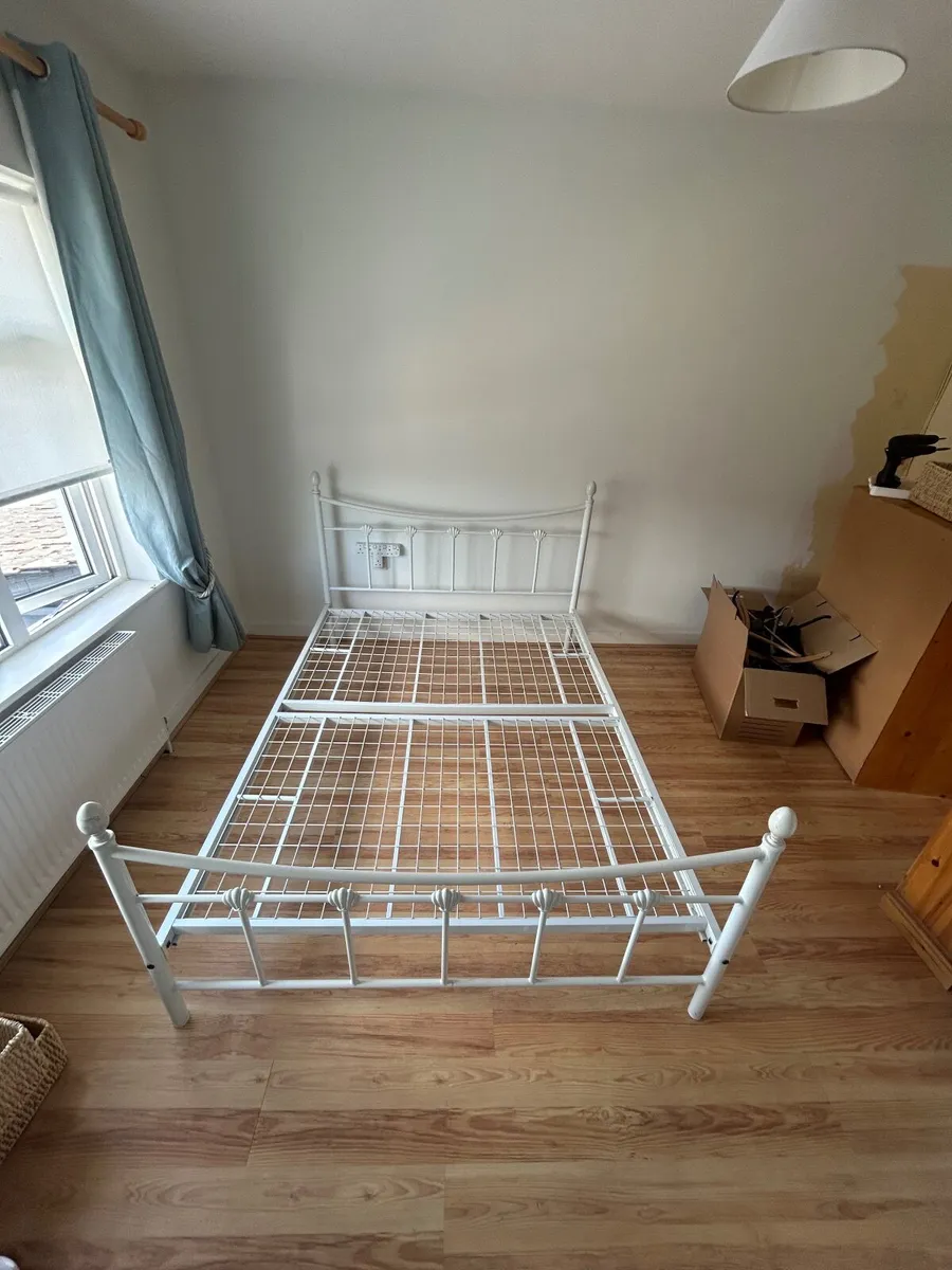 Bedframe (double) - Image 2