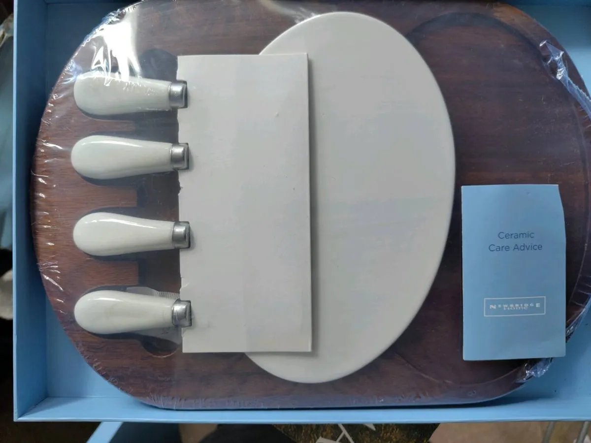 Newbridge Silver ceramic and silver cheeseboard se - Image 1