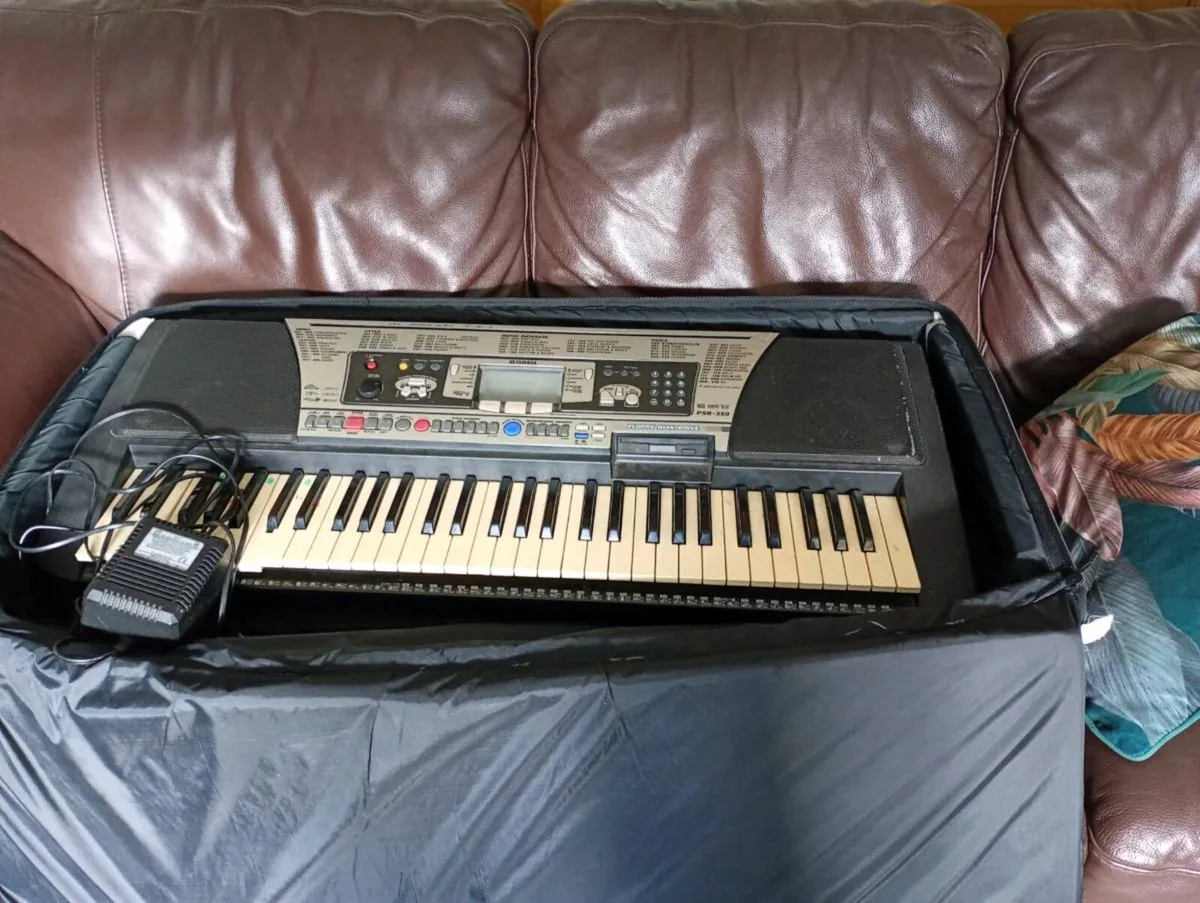 Yahama PSR 350 Keyboard - Image 1