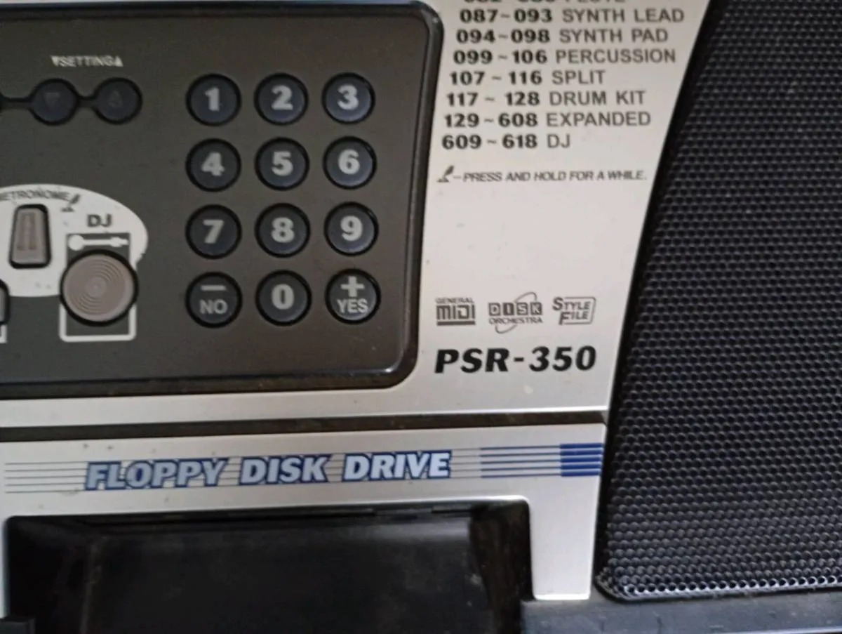 Yahama PSR 350 Keyboard - Image 4