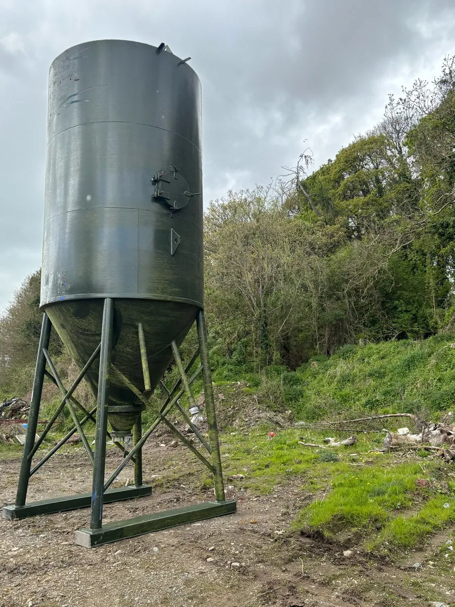 Cement silo - Image 1