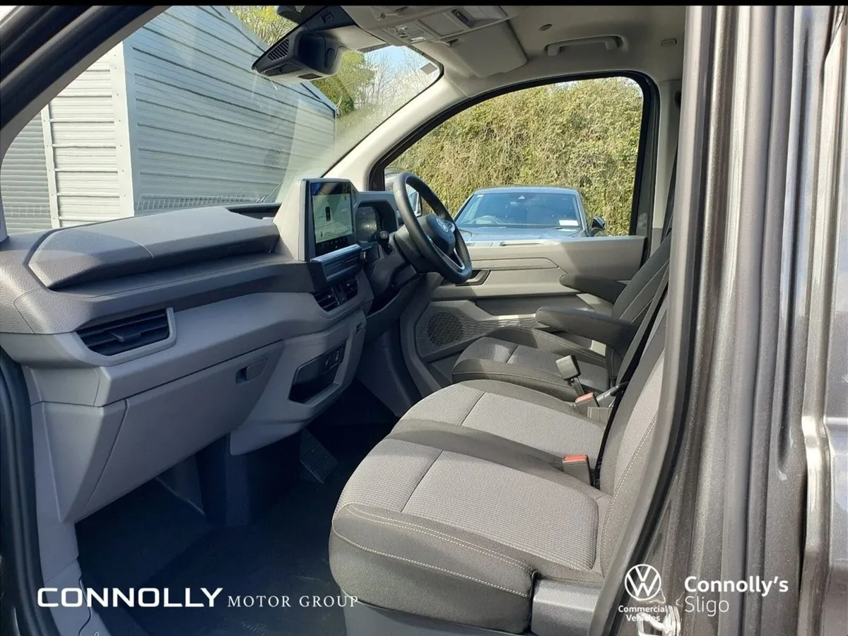Volkswagen Transporter *** Highline lwb 170 bhp 4 - Image 4