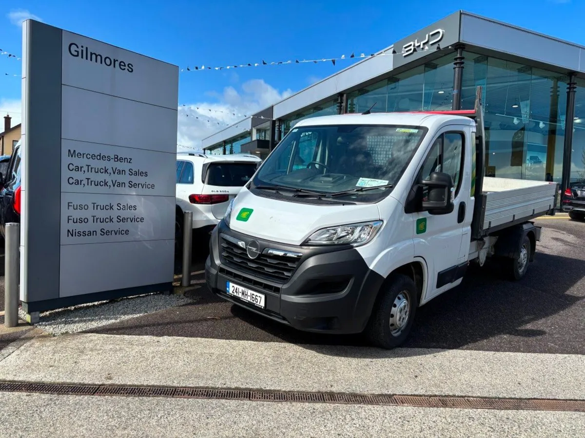 Opel Vivaro Tipper - Image 1