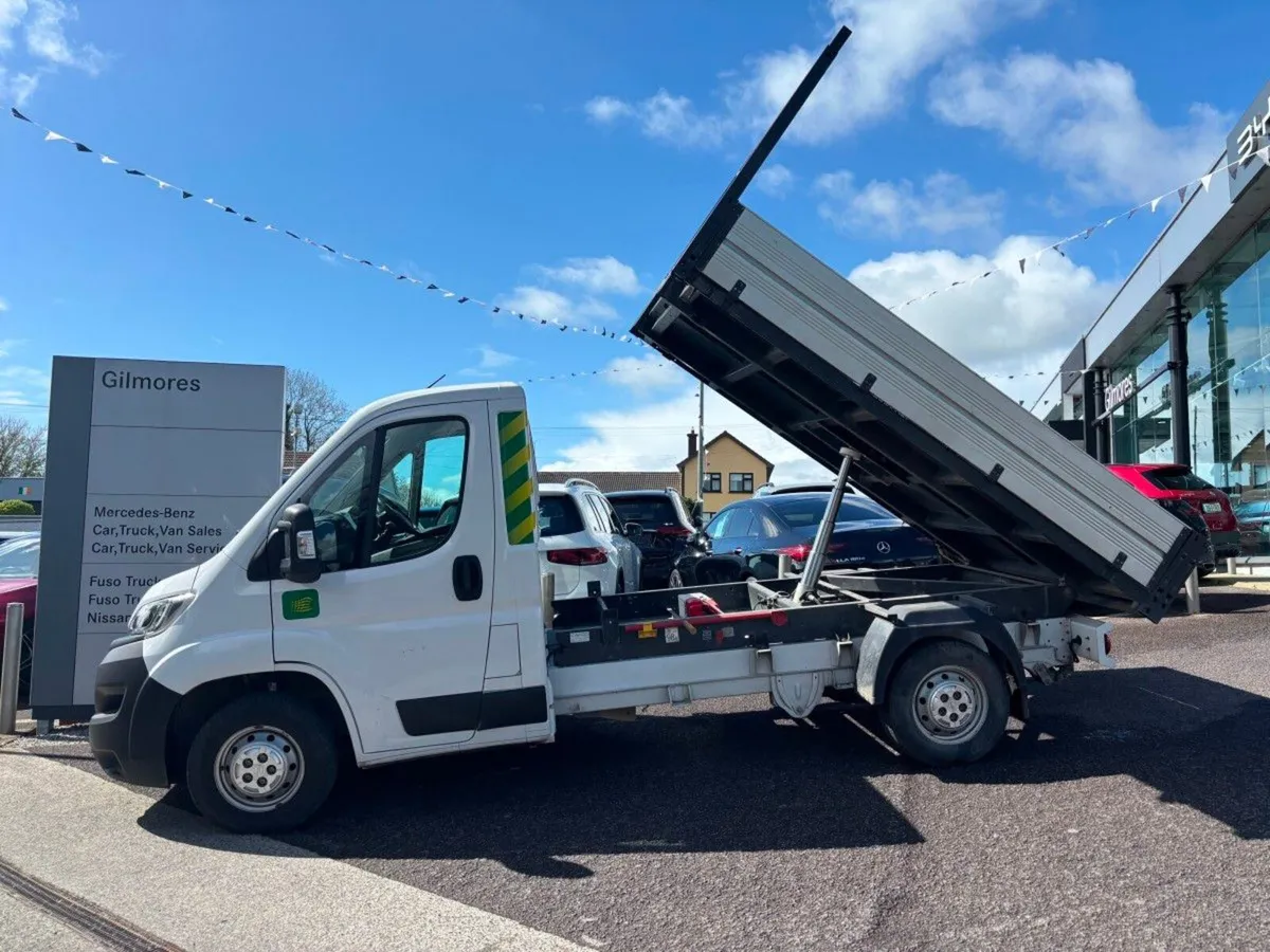 Opel Vivaro Tipper - Image 2