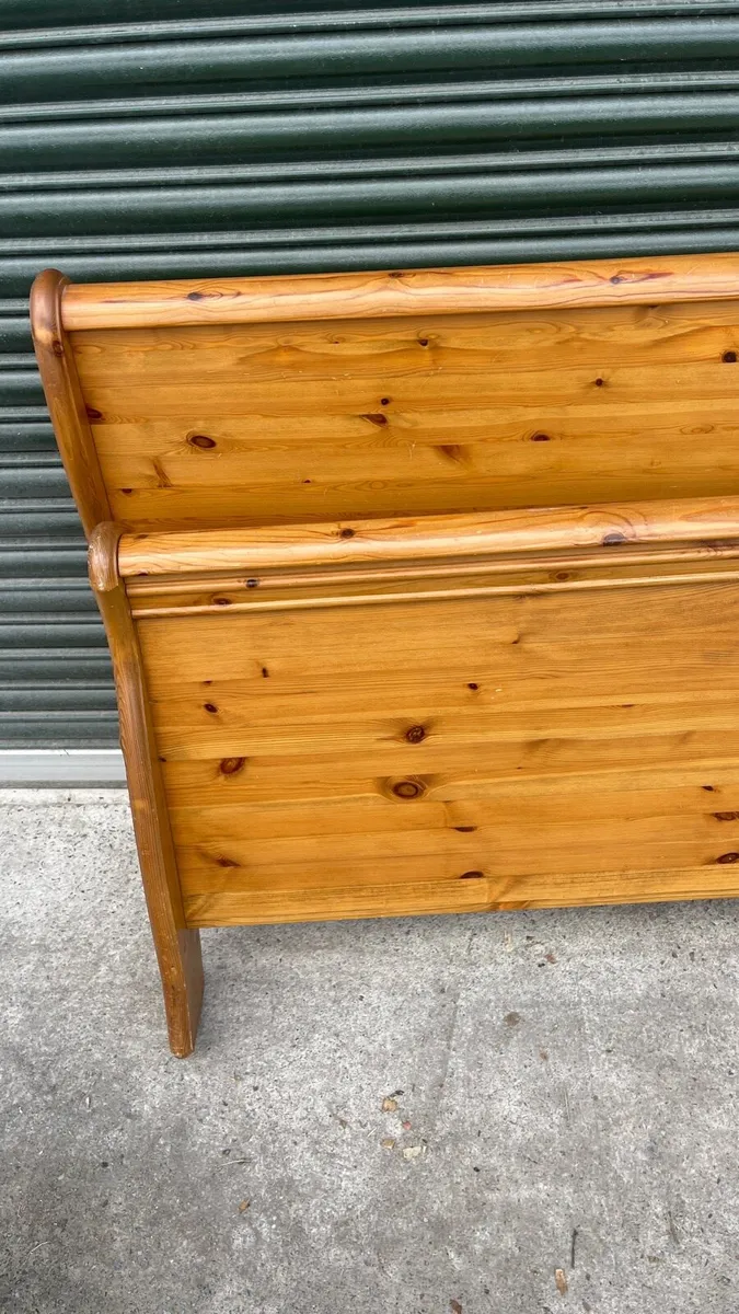 King size bed - Image 4