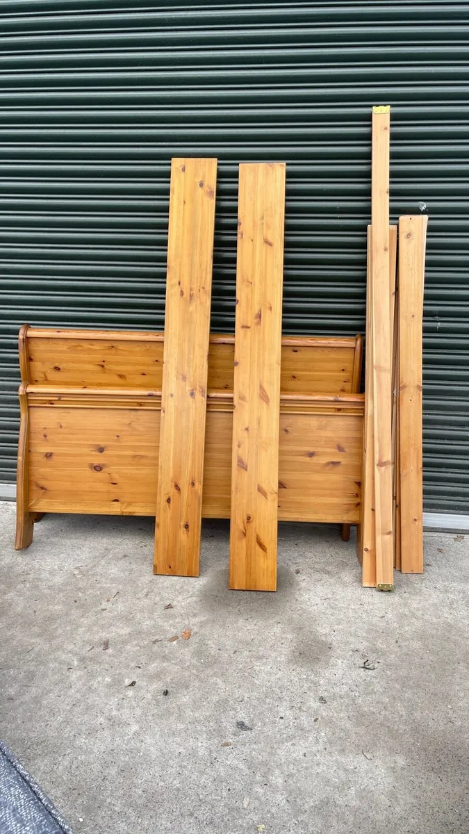 King size bed - Image 1