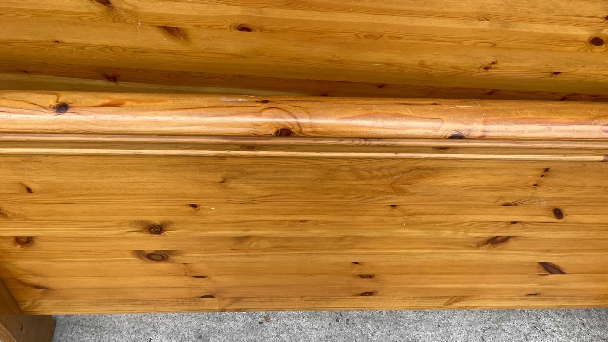 King size bed - Image 2