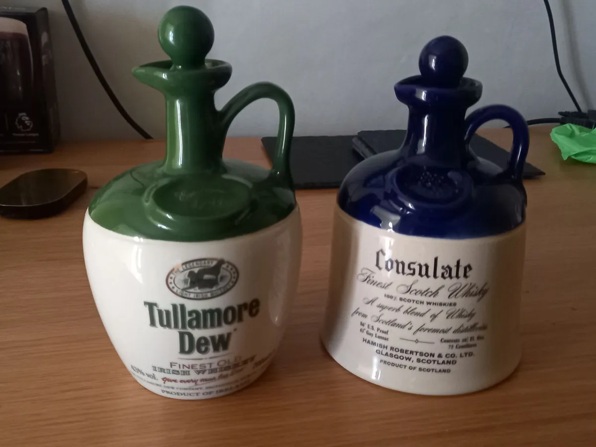 Whiskey collectibles - Image 1