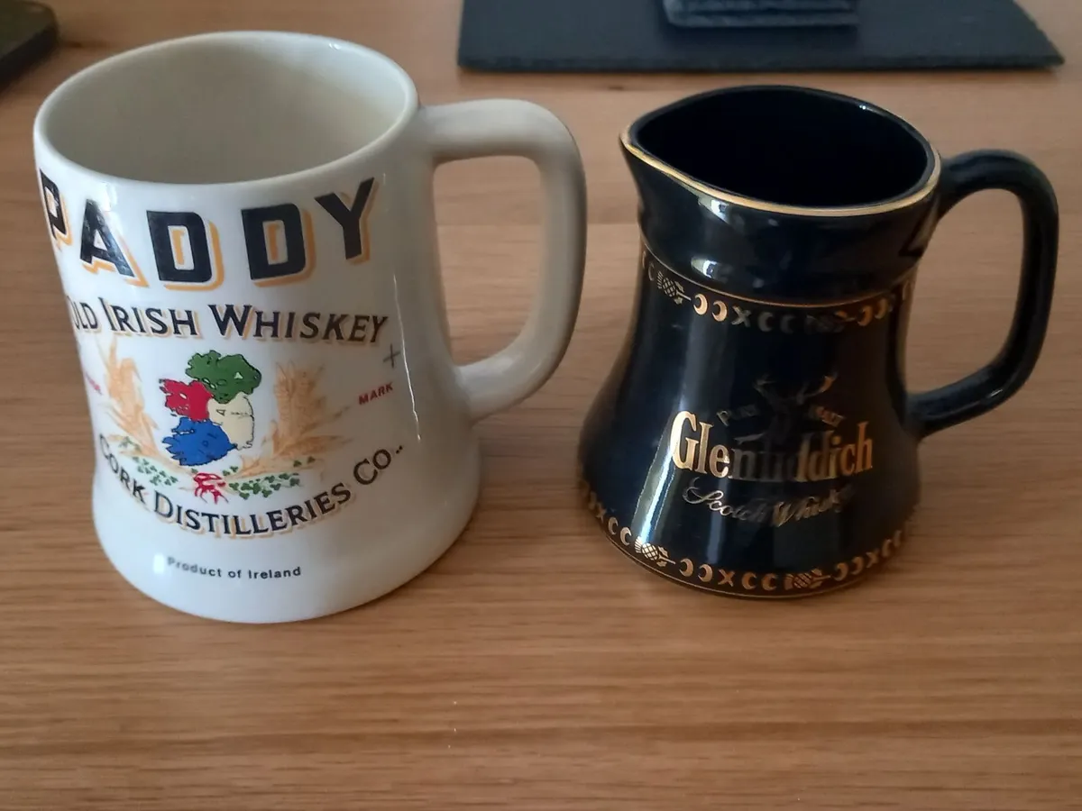 Whiskey collectibles - Image 4